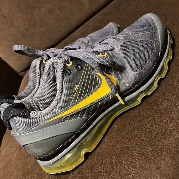 Vintage NIKE LIVESTRONG Dark Grey Marigold Yellow Air Max 2010 Size 8 41 EUR - Picture 6 of 10